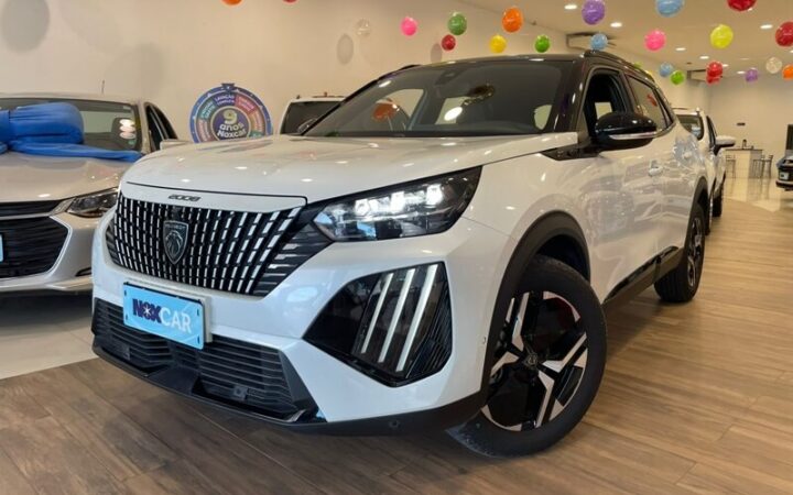 PEUGEOT 2008 GT T200 2025
